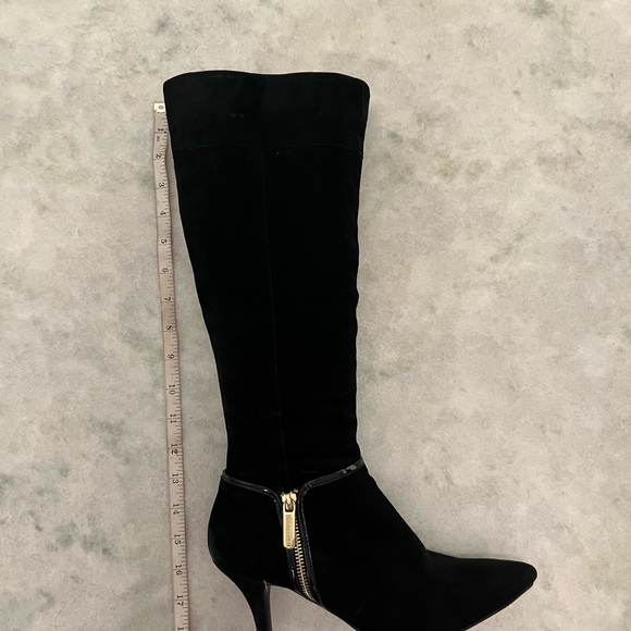 High Heel Boots - Picture 2 of 5